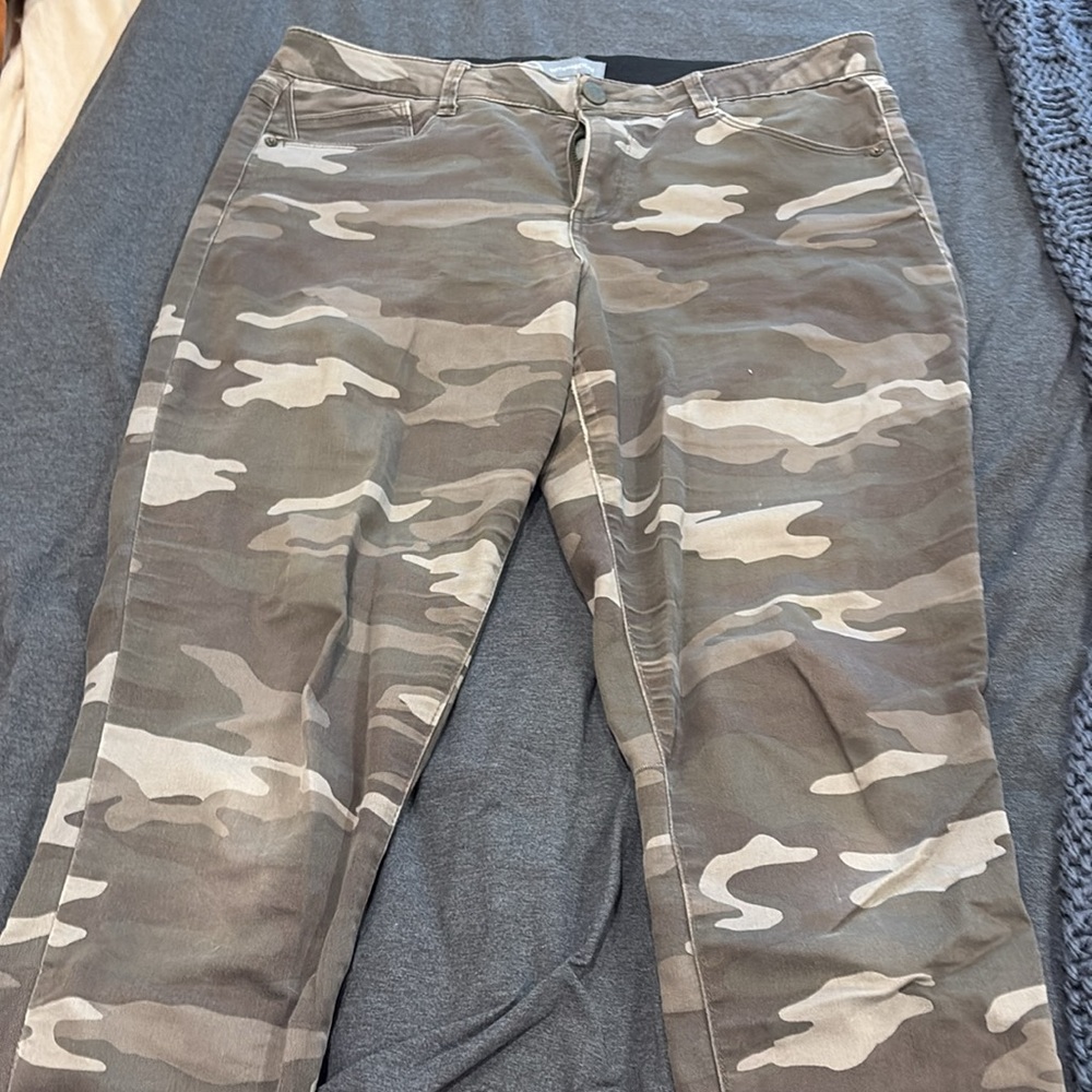 Camouflage Cargo Jeans